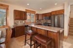 Additional Bar Seating - 3 Bedroom - Settler`s Creek Town Homes 